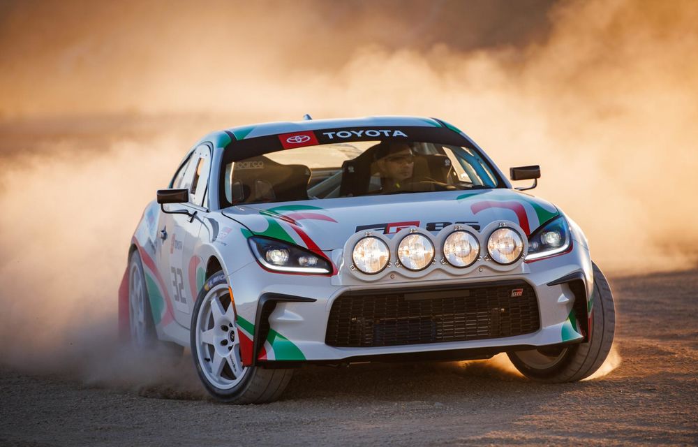 Toyota GR86, transformată în mașină de raliu. Omagiu adus succesului din WRC în anii ’90 - Poza 3