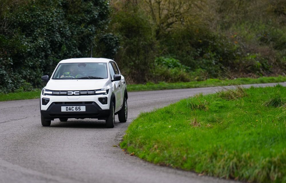 Noua Dacia Spring Cargo facelift: variantă de transport marfă cu autonomie de 300 km - Poza 2