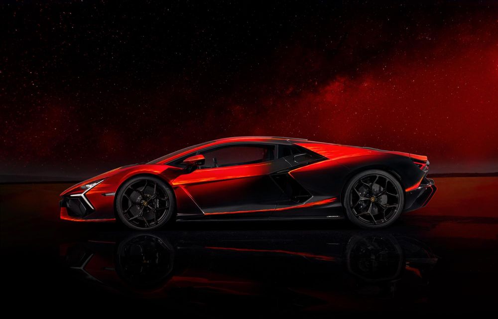 Exemplar unicat Lamborghini Revuelto Opera Unica: aplicarea vopselei a durat 480 de ore - Poza 4