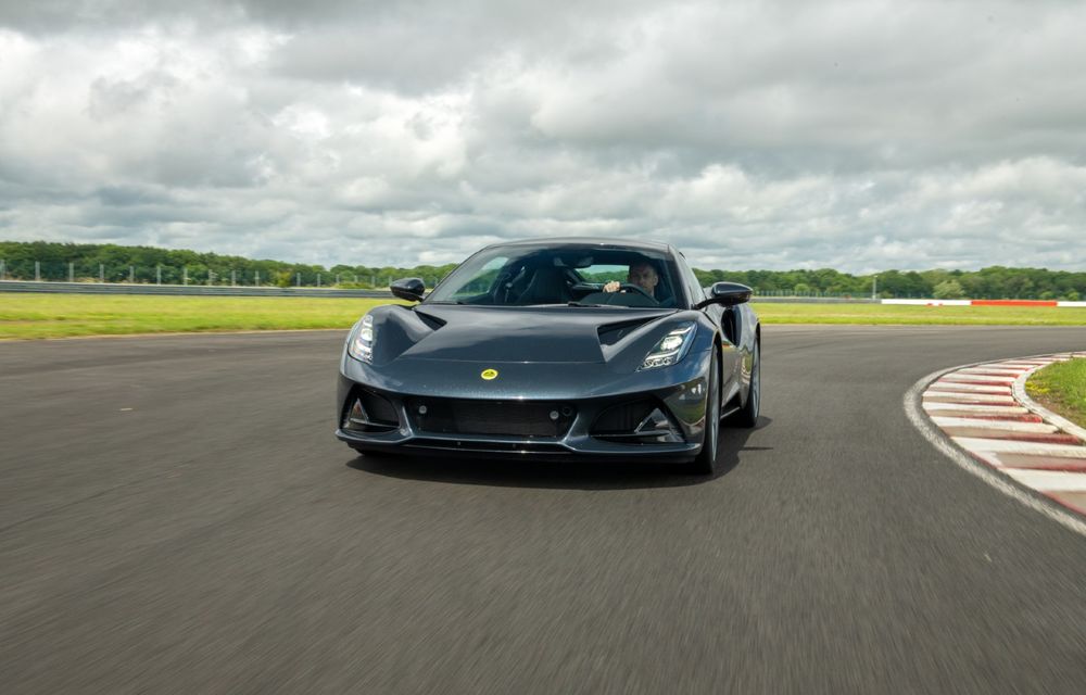 Lotus renunță la planul său de a deveni marcă pur electrică - Poza 1