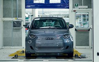 Stellantis suspendă din nou producția modelului Fiat 500e