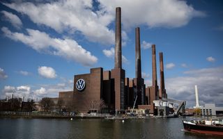 Muncitorii Volkswagen din Germania intră în grevă