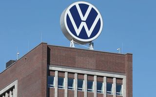 100.000 de muncitori Volkswagen au intrat în grevă. Producția, afectată în 9 uzine din Germania