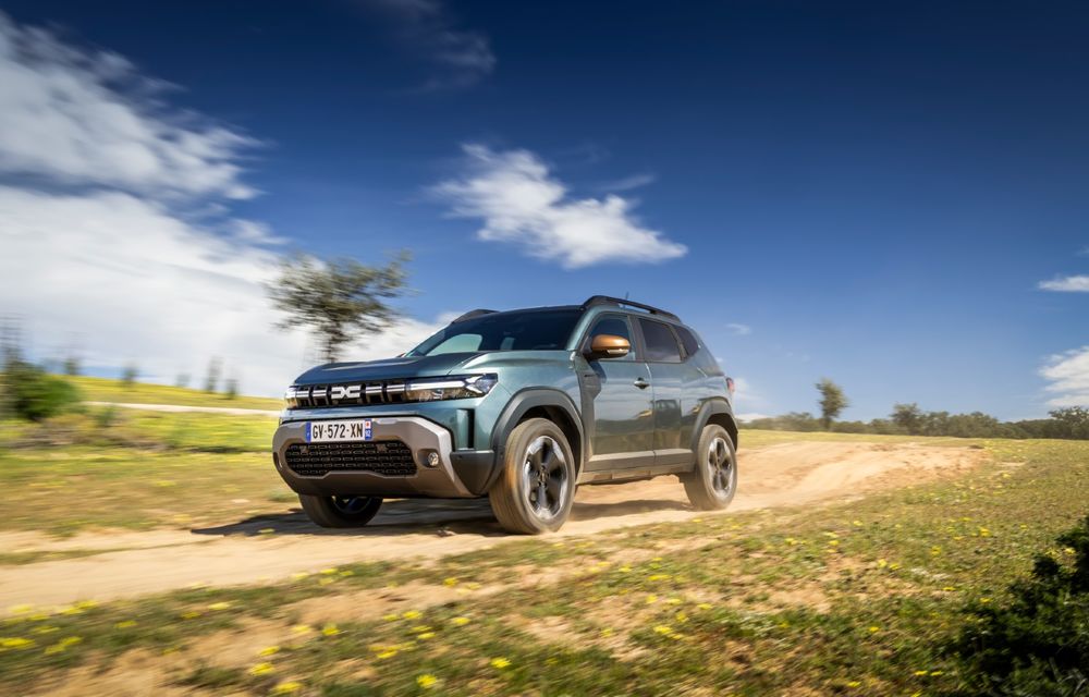 Noua Dacia Duster, desemnată Mașina Anului 2025 în Polonia - Poza 1