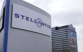 Stellantis va investi 2 miliarde de euro în fabricile din Italia