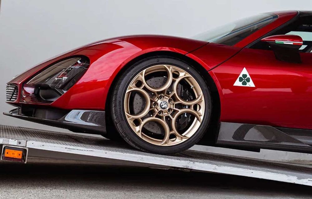 Primul exemplar Alfa Romeo 33 Stradale a fost livrat - Poza 2