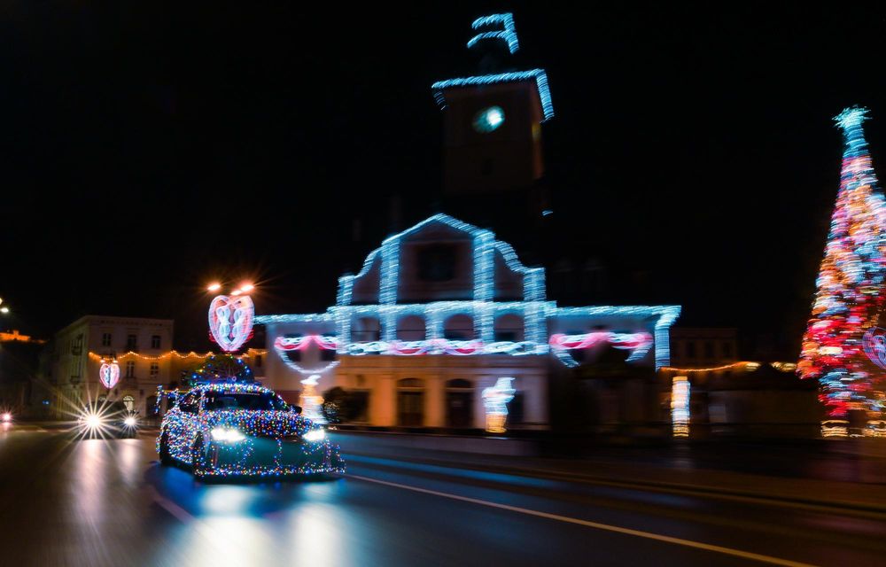 „Elsa” în haine de sărbătoare: BMW i4 Racing testat de Moș Crăciun pe străzile din Brașov - Poza 29