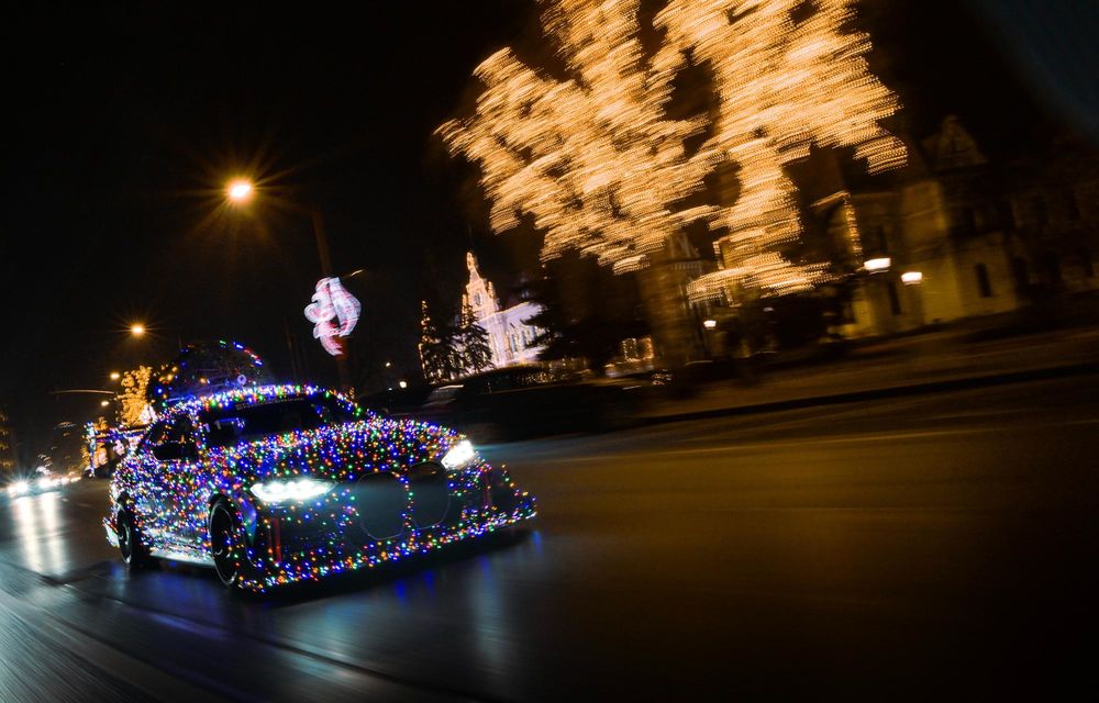 „Elsa” în haine de sărbătoare: BMW i4 Racing testat de Moș Crăciun pe străzile din Brașov - Poza 34