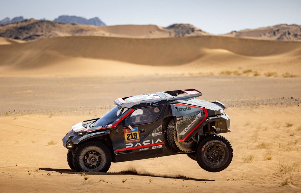 Dakar 2025: Dacia urcă pe locul 2 în prima parte a probei de 48 de ore. Probleme tehnice pentru Loeb - Poza 2