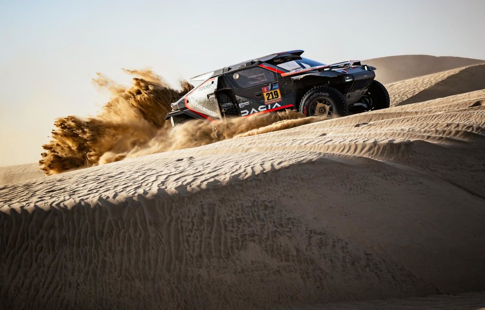 Dakar 2025: Dacia, pe podium la finalul probei de 48 de ore. Loeb intră în top 10 - Poza 2