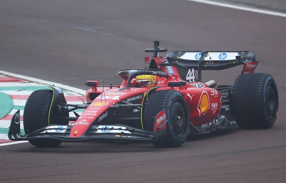 F1: Primele imagini cu Lewis Hamilton la volanul unui monopost Ferrari - Poza 1