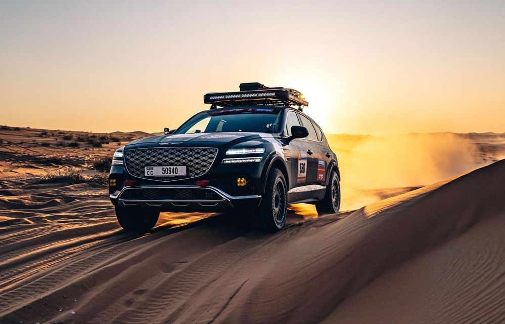 Genesis GV80 Desert Edition: omagiu pentru Jacky Ickx la împlinirea a 80 de ani - Poza 1