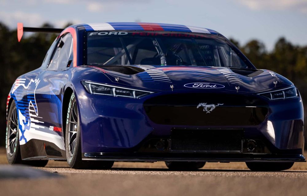 Ford a construit un prototip electric pentru NASCAR, bazat pe Mustang Mach-E - Poza 2