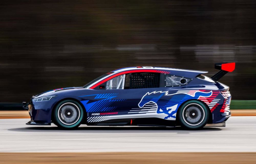 Ford a construit un prototip electric pentru NASCAR, bazat pe Mustang Mach-E - Poza 4