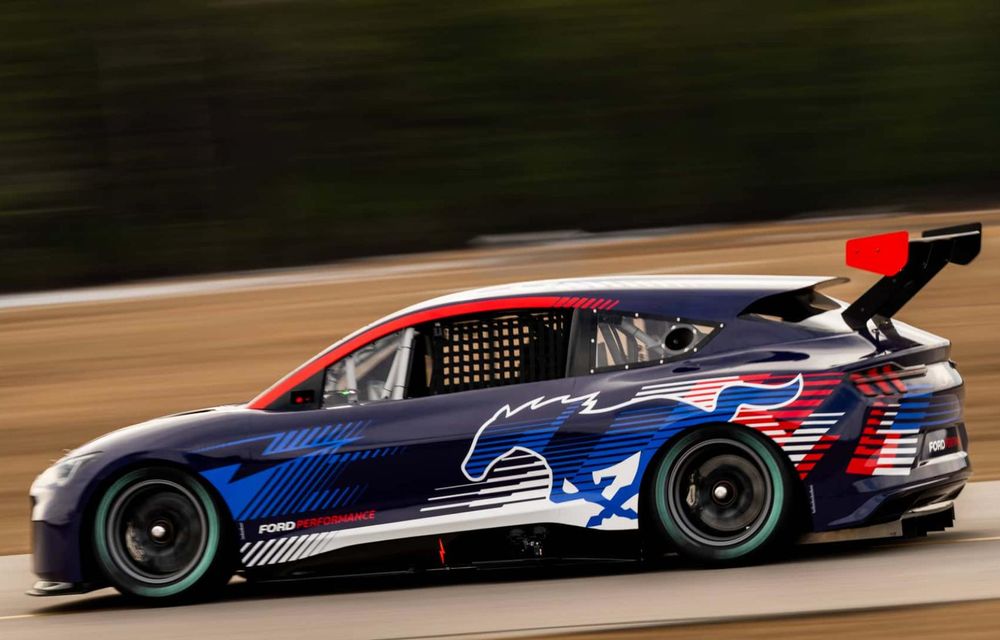 Ford a construit un prototip electric pentru NASCAR, bazat pe Mustang Mach-E - Poza 6