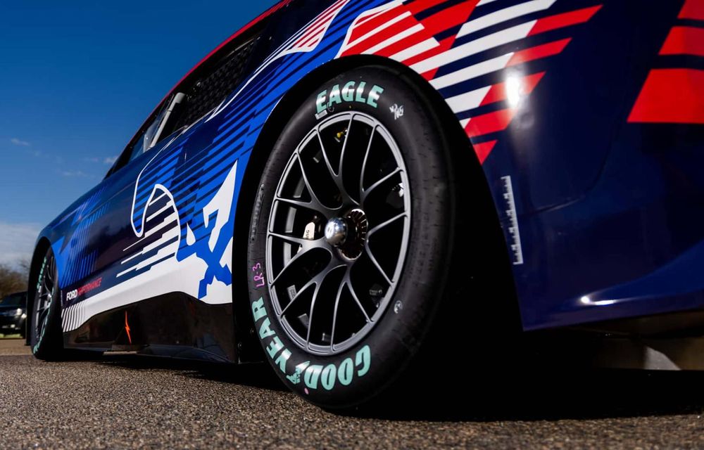 Ford a construit un prototip electric pentru NASCAR, bazat pe Mustang Mach-E - Poza 10