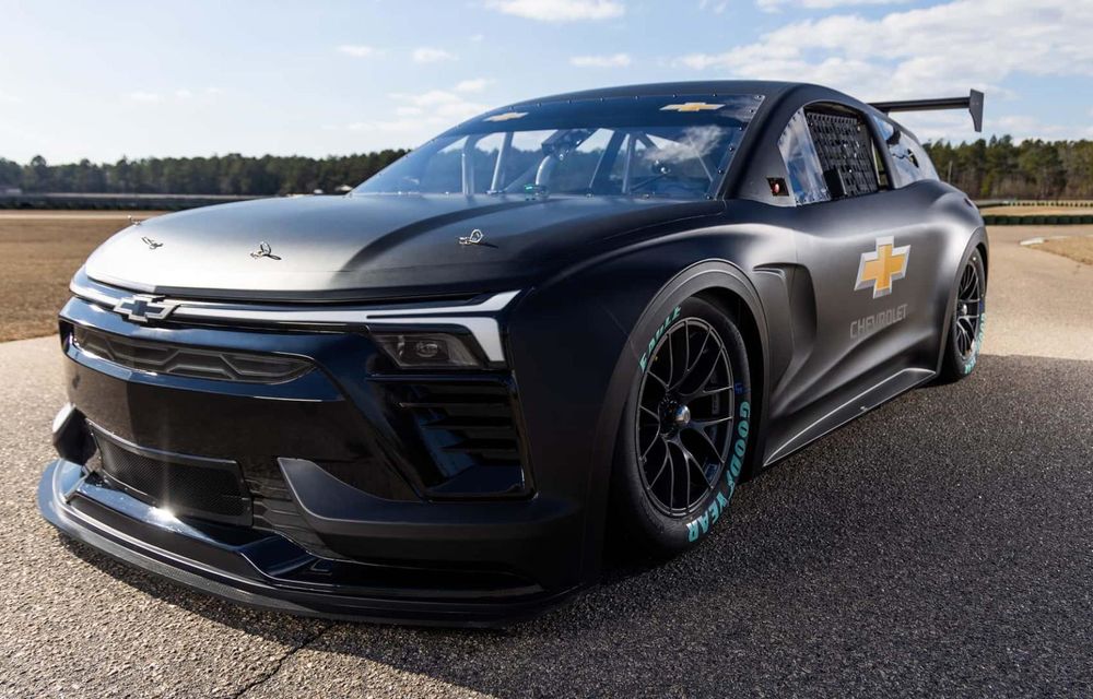 Chevrolet prezintă un prototip electric pentru NASCAR de 1300 CP - Poza 5