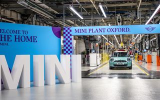 Mini amâna producția de vehicule electrice de la fabrica sa din Oxford