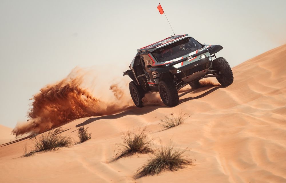 Dacia la Abu Dhabi Desert Challenge: locul 2 pentru Loeb în prima etapă - Poza 1