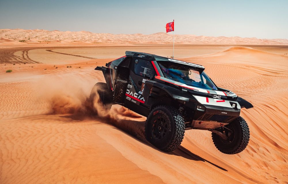 Dacia la Abu Dhabi Desert Challenge: Sebastien Loeb câștigă a doua probă și devine lider al raliului - Poza 1