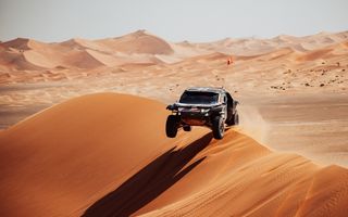 Dacia Sandriders la Abu Dhabi Desert Challenge: Al-Attiyah, locul 3 pe probă. Loeb abandonează