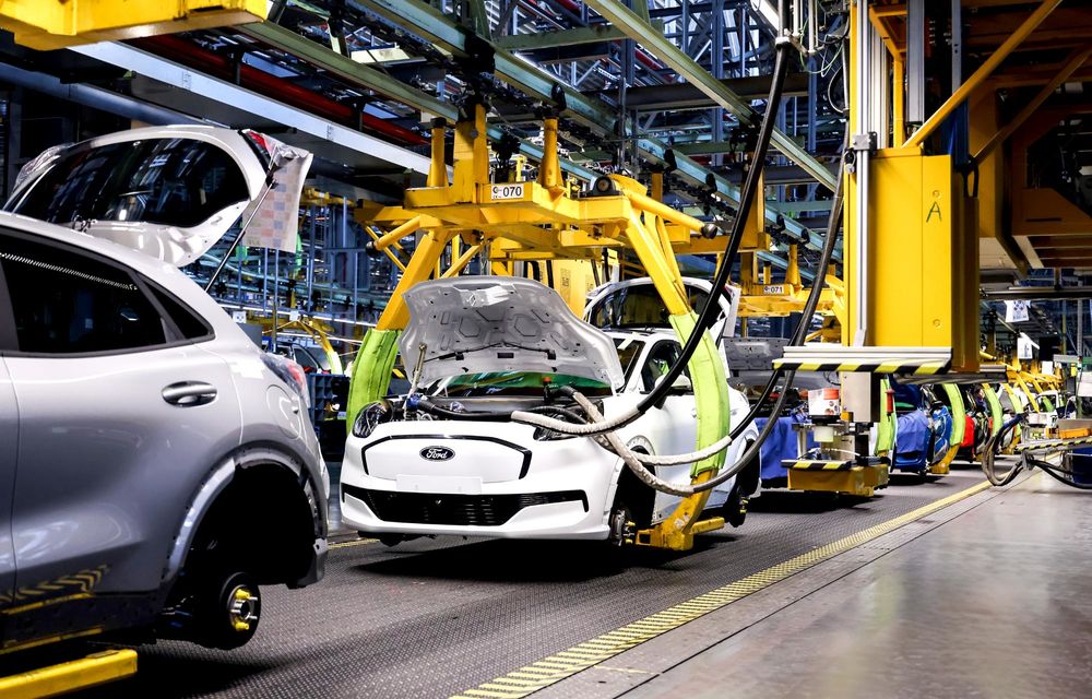 Moment istoric: Ford a început să livreze primele mașini electrice fabricate în România - Poza 23