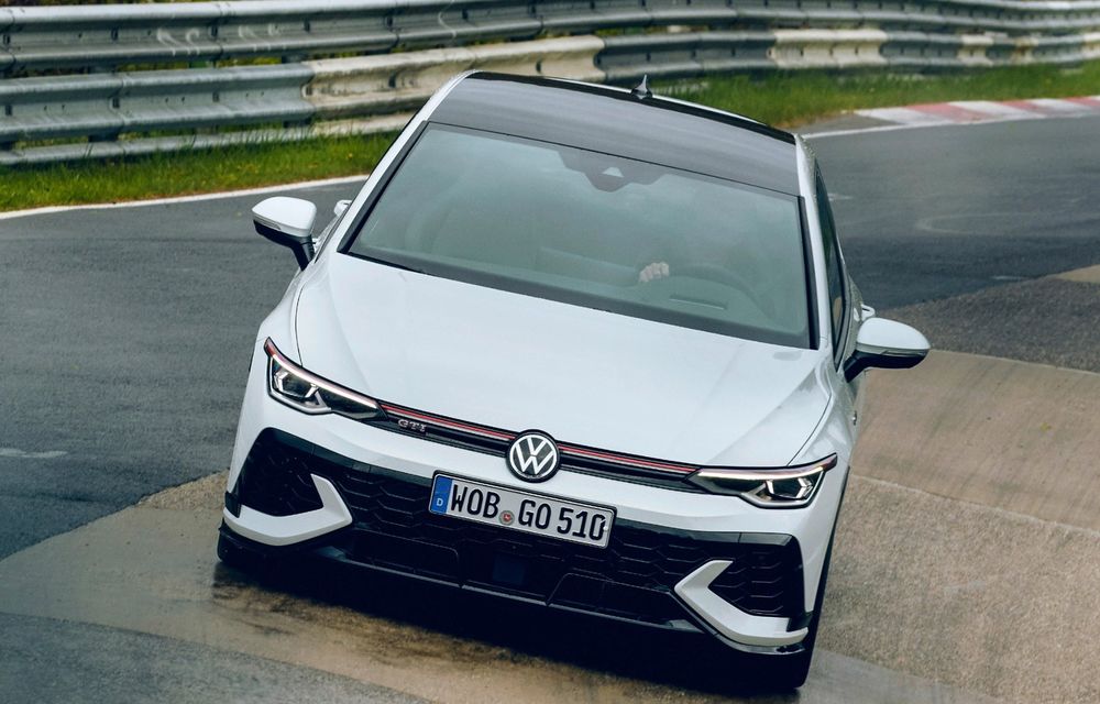 Ediție specială pentru Volkswagen Golf GTI. Marchează 50 de ani de la debut - Poza 1