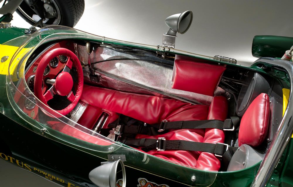 Noul Lotus Emira Clark Edition, un omagiu adus legendarului pilot Jim Clark - Poza 27