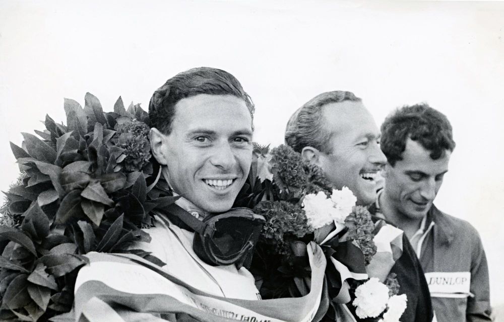 Noul Lotus Emira Clark Edition, un omagiu adus legendarului pilot Jim Clark - Poza 24