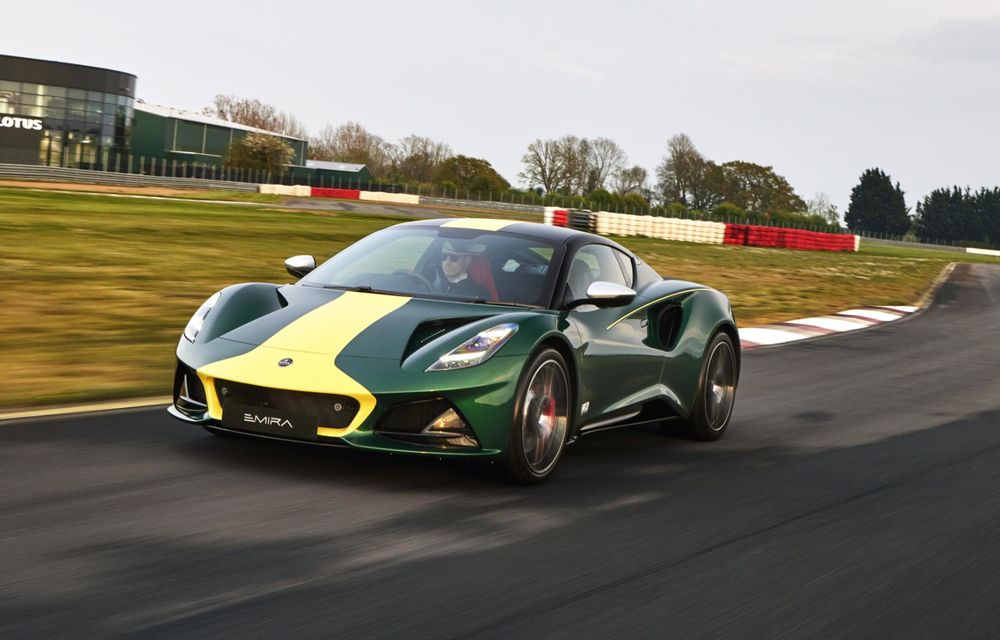 Noul Lotus Emira Clark Edition, un omagiu adus legendarului pilot Jim Clark - Poza 4
