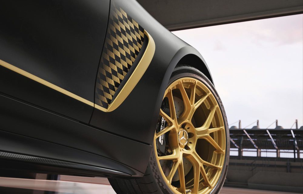 Noul Mercedes-AMG GT APXGP Edition: ediție limitată pentru noul film F1 - Poza 18