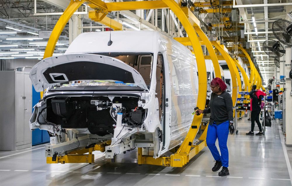 Mercedes-Benz: 5 milioane de exemplare Sprinter produse în 30 de ani - Poza 5