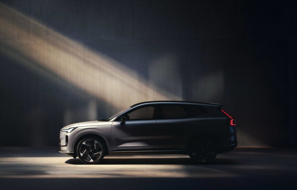Primele imagini cu viitorul Volvo XC70: modelul revine după aproape 10 ani - Poza 2