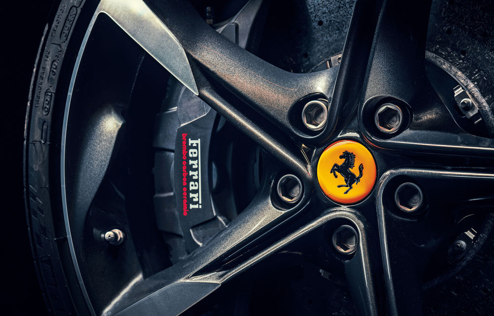 Ferrari amână prezentarea primului său model electric pentru 2026 - Poza 1