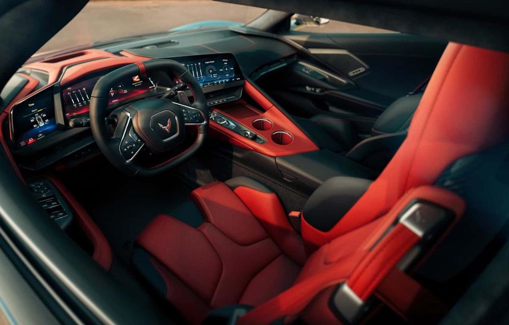 Noutăți pentru Chevrolet Corvette: interior nou, cu butoane reașezate și ecrane mai mari - Poza 1