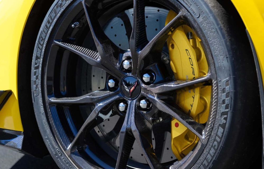 Noutăți pentru Chevrolet Corvette: interior nou, cu butoane reașezate și ecrane mai mari - Poza 10