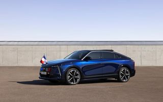 Președintele Franței are o mașină nouă, pentru prima dată electrică: DS N°8