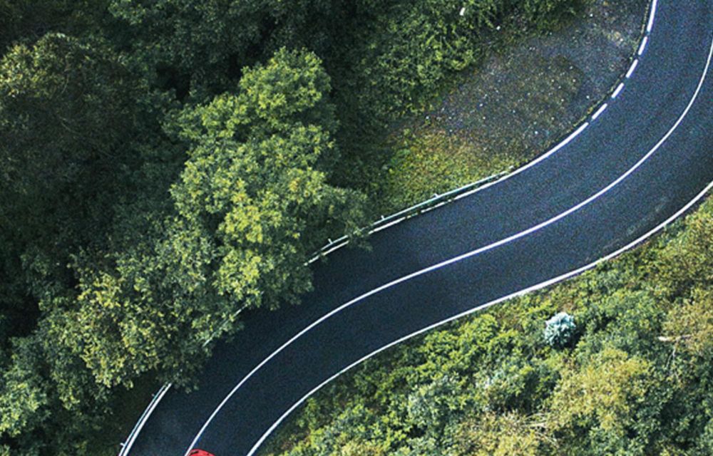 Primele imagini oficiale cu viitoarea Toyota RAV4: debut în această primăvară - Poza 2