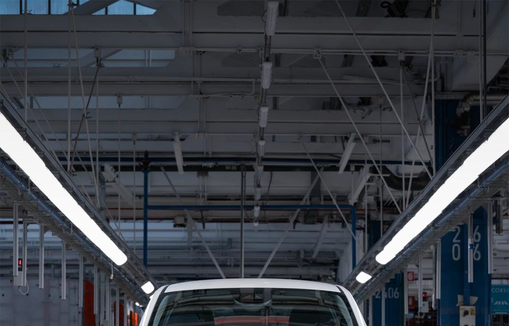Primele imagini cu noul Fiat 500 Ibrida: debutul producției, la finalul lui 2025 - Poza 3