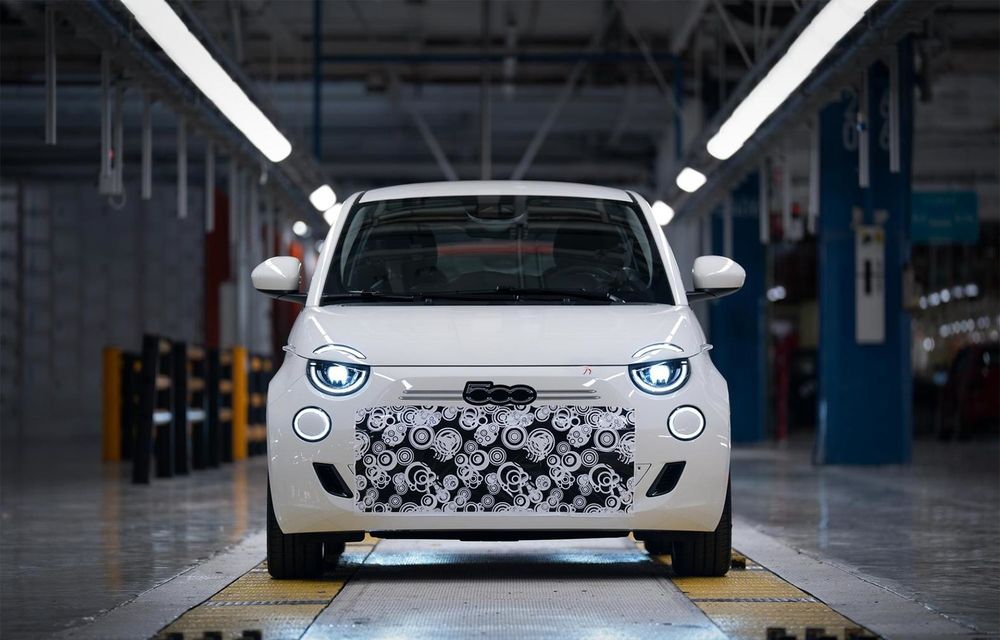 Primele imagini cu noul Fiat 500 Ibrida: debutul producției, la finalul lui 2025 - Poza 1