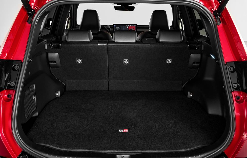Noua Toyota RAV4 este aici: pentru prima dată, exclusiv cu motoare hibride în Europa - Poza 36