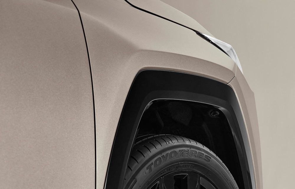 Noua Toyota RAV4 este aici: pentru prima dată, exclusiv cu motoare hibride în Europa - Poza 9