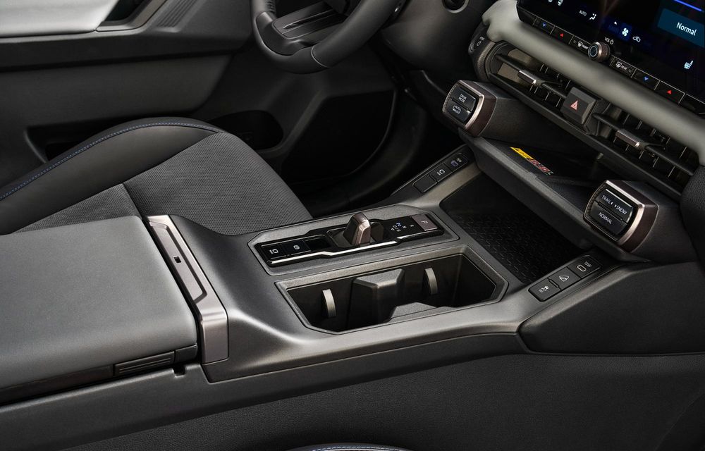 Noua Toyota RAV4 este aici: pentru prima dată, exclusiv cu motoare hibride în Europa - Poza 15