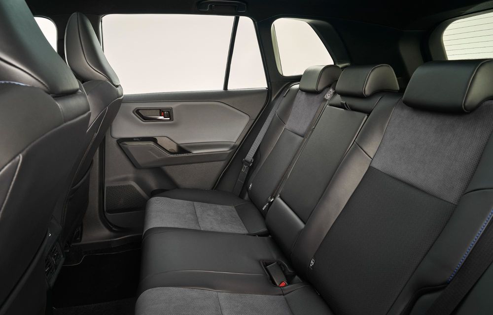 Noua Toyota RAV4 este aici: pentru prima dată, exclusiv cu motoare hibride în Europa - Poza 16