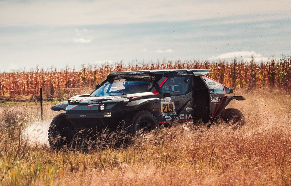 Dacia Sandriders la Raliul Safari Africa de Sud: ambele echipaje, penalizate în a doua probă - Poza 1