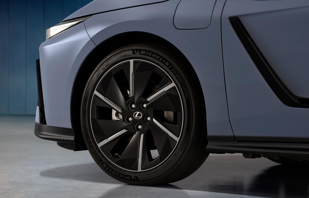 Cu ochii pe Mercedes-Benz, BMW și Audi: noul Lexus ES a debutat în Europa - Poza 4