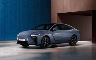 Cu ochii pe Mercedes-Benz, BMW și Audi: noul Lexus ES a debutat în Europa