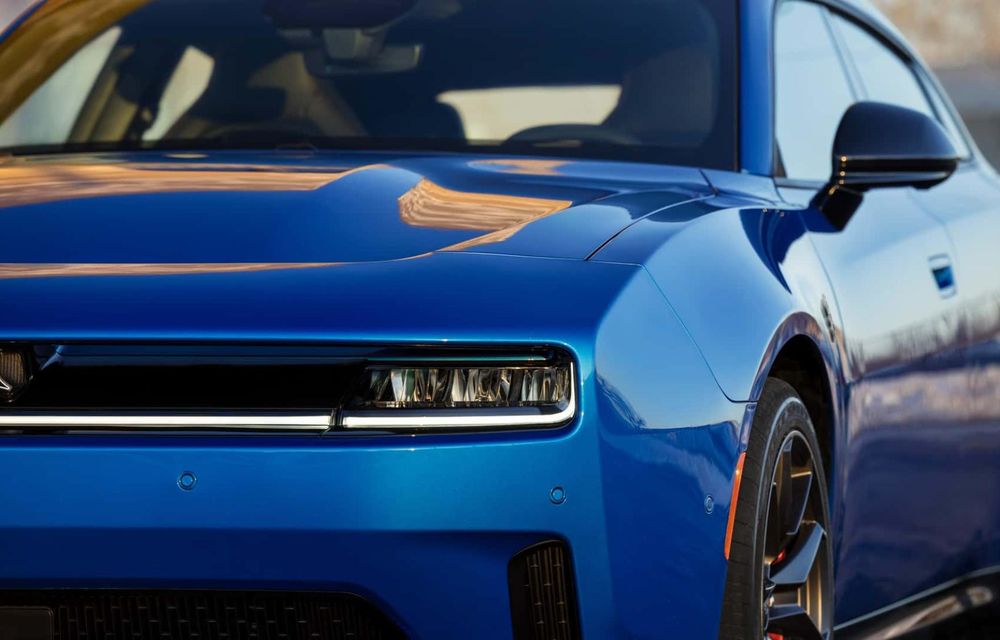 Noul Dodge Charger, acum și în variantă Sedan: motor electric de 670 CP - Poza 14