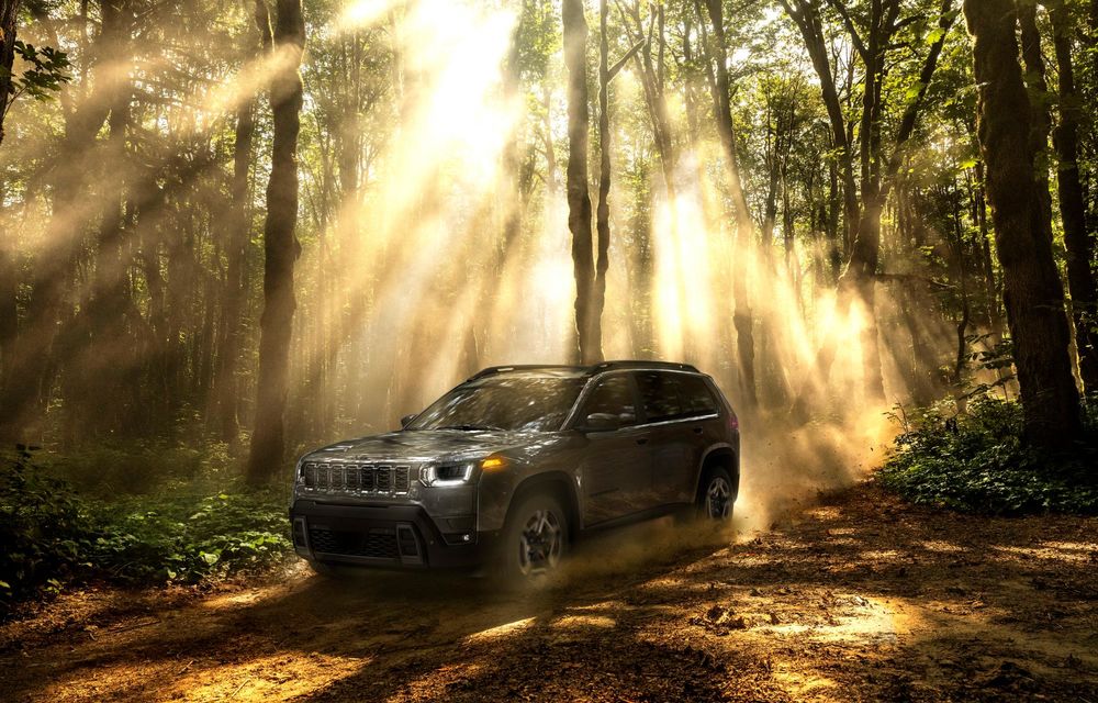 Jeep Cherokee se întoarce după o pauză de 2 ani: primele imagini cu noua generație - Poza 2