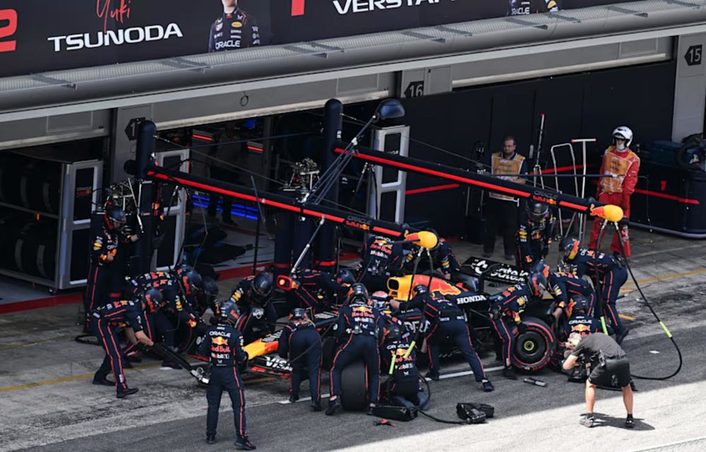 F1: Oscar Piastri câștigă în Spania. Verstappen, penalizat după un acroșaj cu George Russell - Poza 5